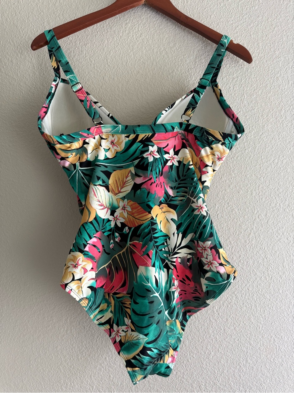 COCO REEF Enrapture Bra Underwire One Piece Swimsuit  34 E - Picture 5 of 10